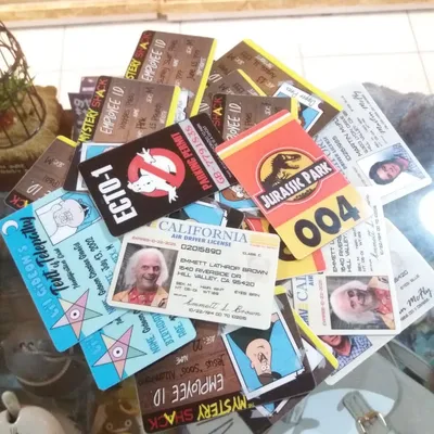 Carnet de Identidad Rígido Varios Diseños Geek y Pop