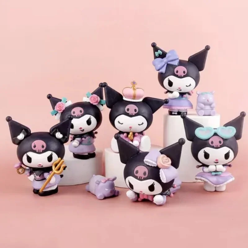 Figuras Kuromi Sanrio en diferentes poses y accesorios