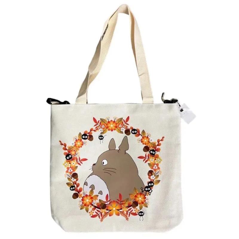 Totebag Studio Ghibli Totoro con corona otoñal y espíritus soot