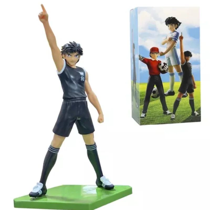 Figura Steve Hyuga SuperCampeones pose victoriosa puño levantado