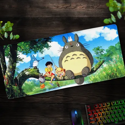 Tapete ratón Totoro Studio Ghibli con escena del bosque
