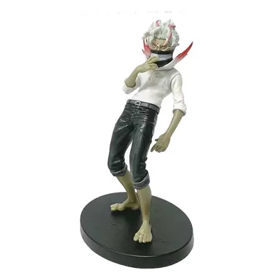 Figura Okarun Dandadan con cabello blanco y ropa negra