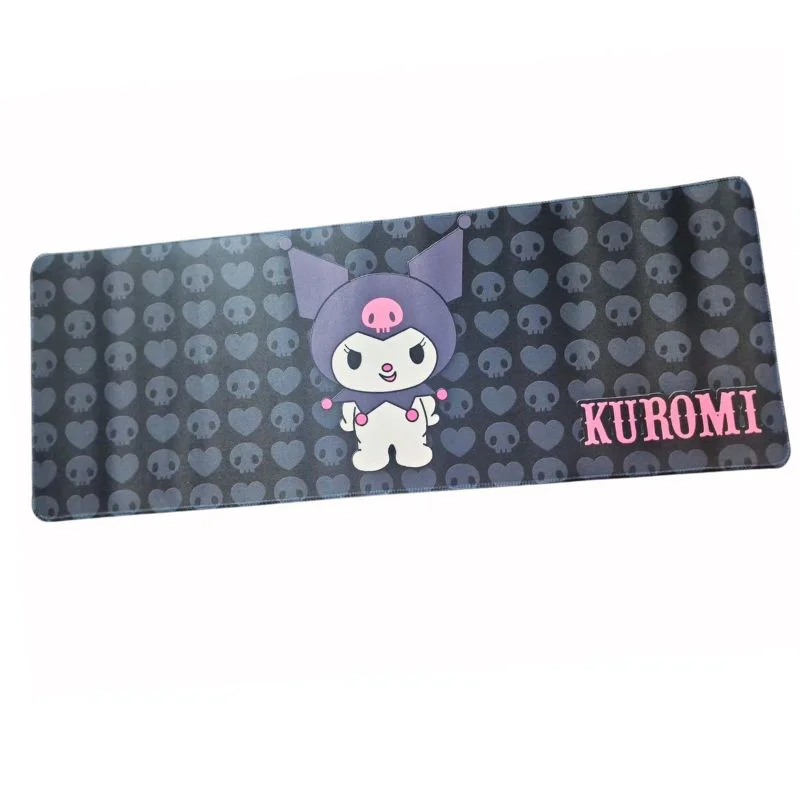 Tapete ratón Kuromi Sanrio con patrón calaveras y corazones