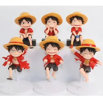 Seis figuras de Luffy One Piece con sombreros de paja en diferentes poses