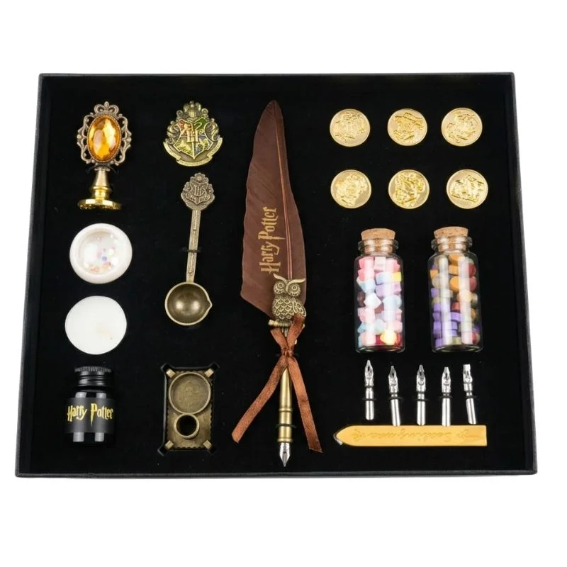 Set de plumas Hogwarts Harry Potter con varita mágica y accesorios