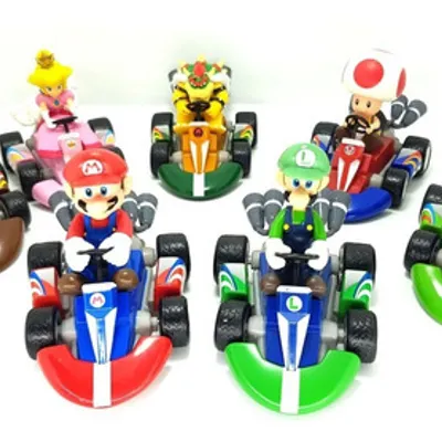Figuras Mario Kart con karts de colores variados