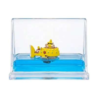 Soporte submarino amarillo One Piece en cápsula acrílica con agua