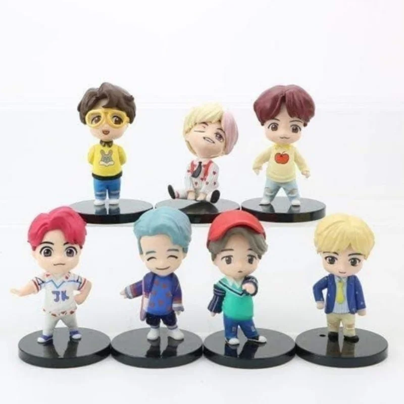 Set de 7 figuras BTS estilo chibi con bases negras